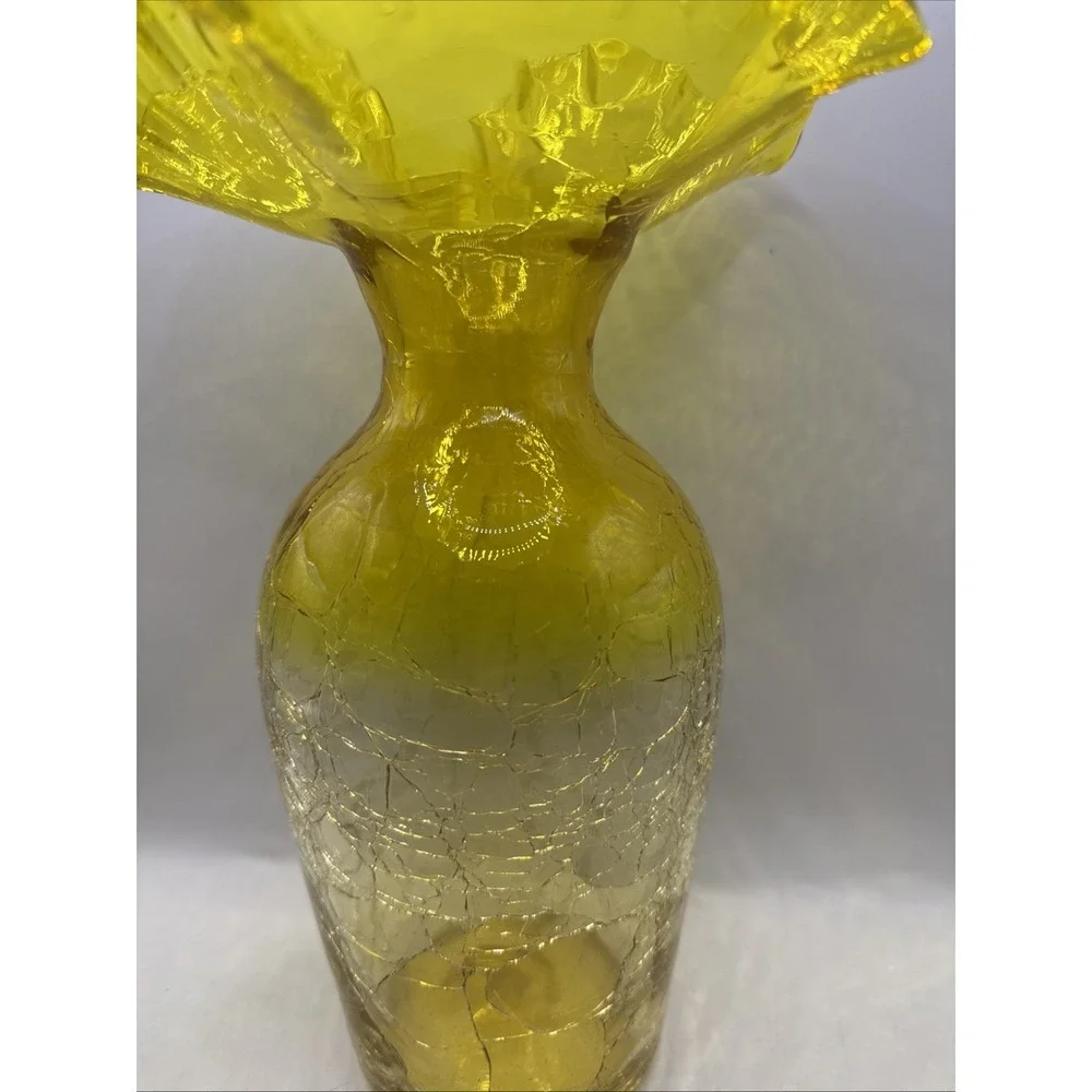 Blenko style hand blown yellow‎ art glass vase with a ruffled rim GLOWS RED